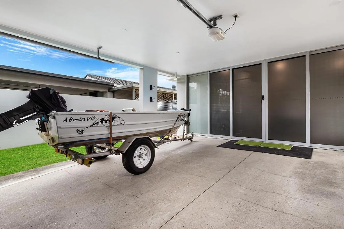 Mermaid Waters Waterfront Hideaway Gold Coast Feriehus