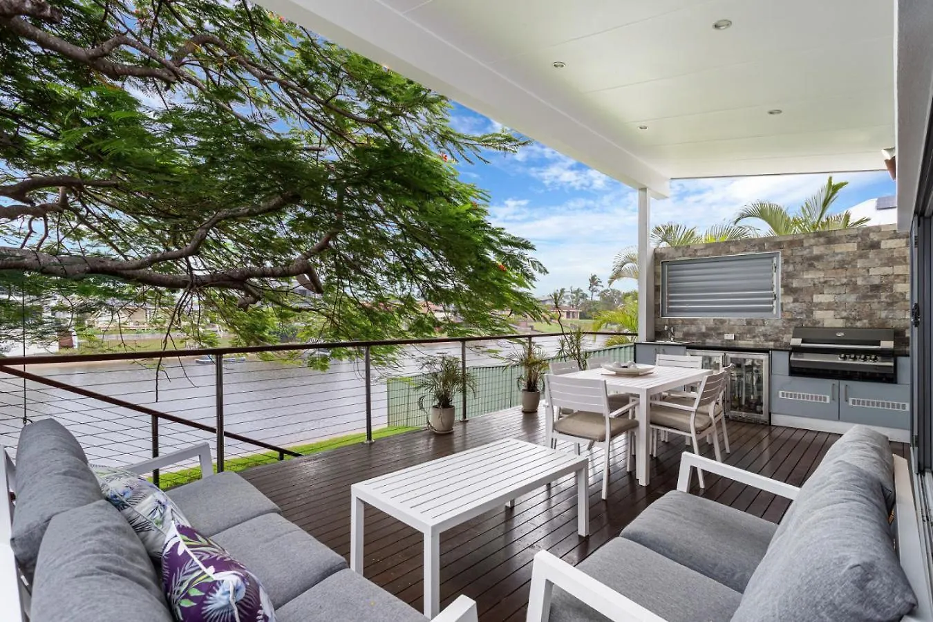 Mermaid Waters Waterfront Hideaway Gold Coast Australien