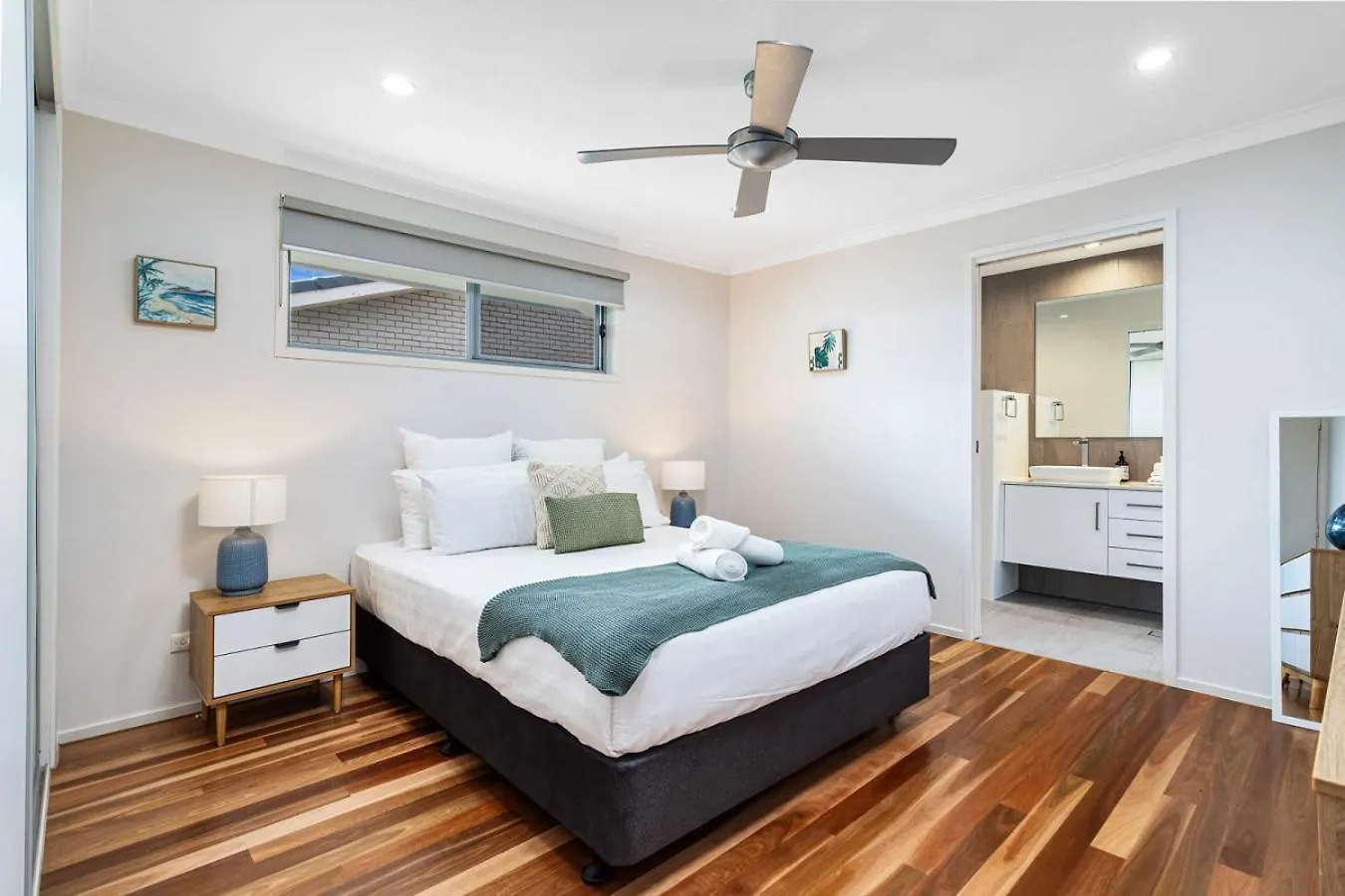 Mermaid Waters Waterfront Hideaway Gold Coast Holiday home